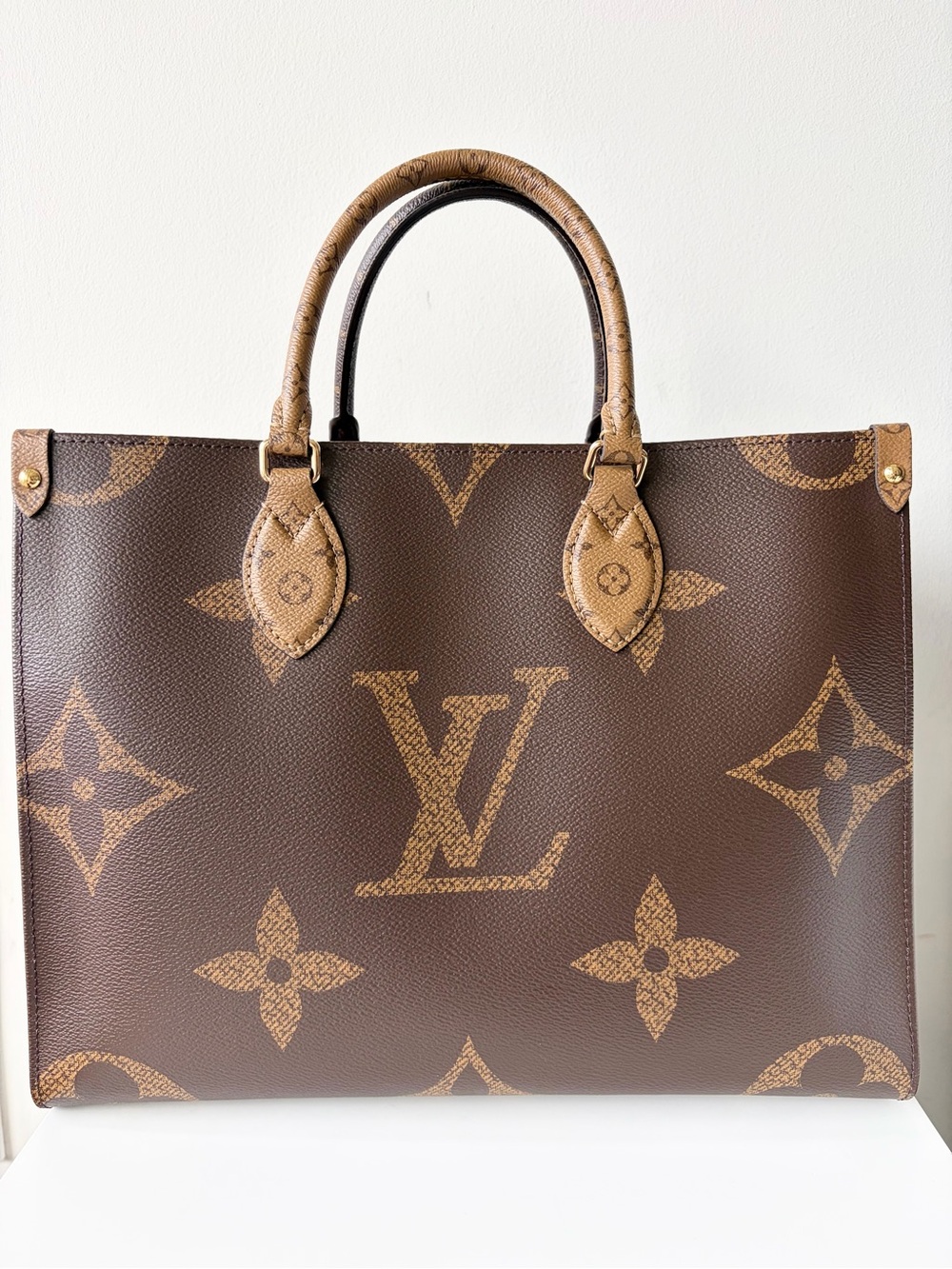 💰 2650 Louis Vuitton OnTheGo MM